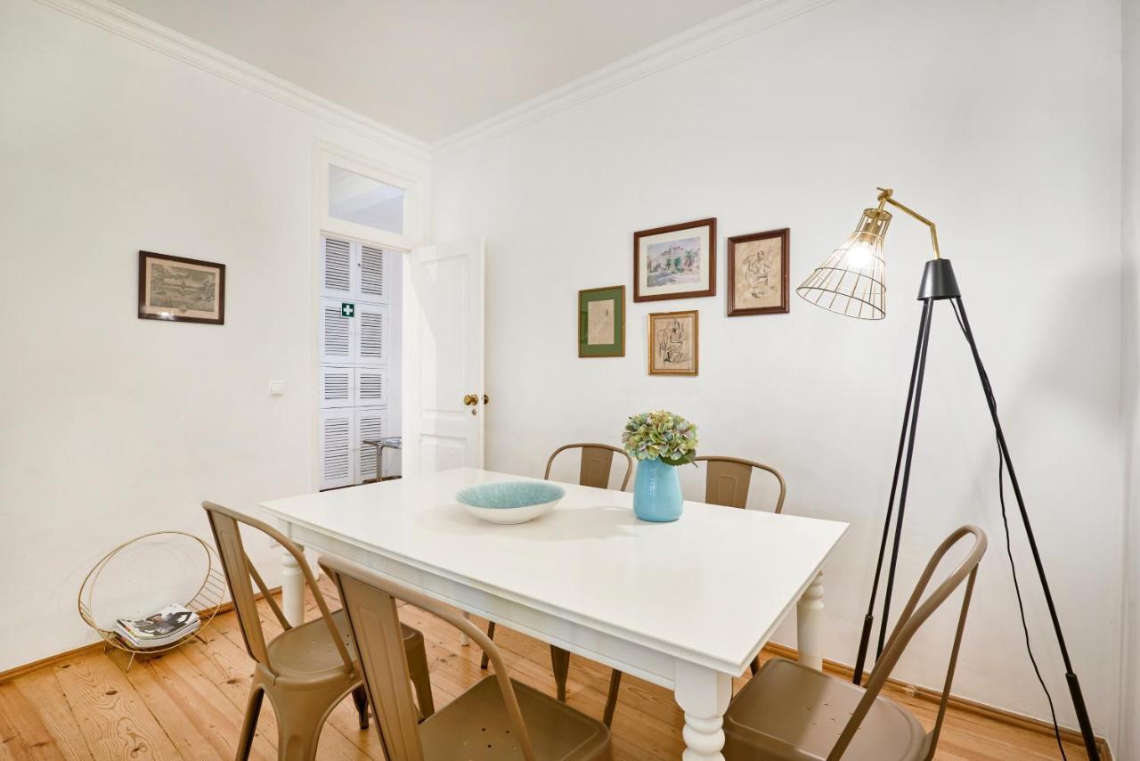 Spacious Bairro Alto Apartment With Courtyard, By Timecooler Lisboa 外观 照片